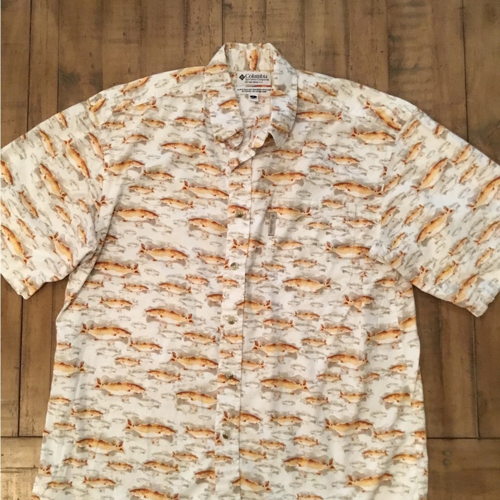 Columbia Short-Sleeve Button-Up Shirt in White and Gold Fish Print